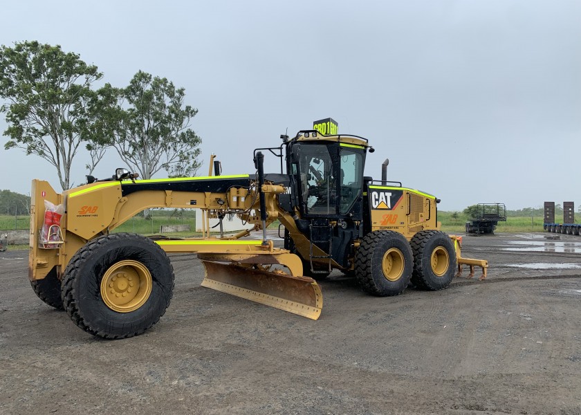 14M Motor Grader 1