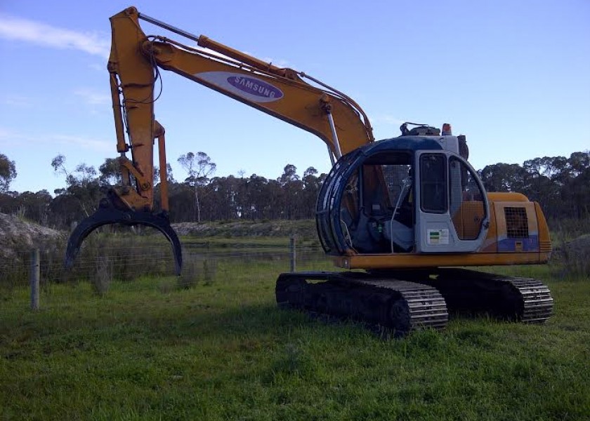 14T Excavator 1