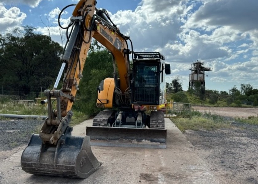 14T Liebherr Excavator - mine spec 1