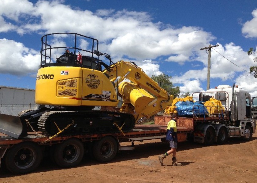 14T Sumitomo Excavator 2013 1