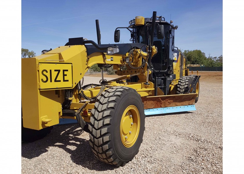 160M Caterpillar Graders 2