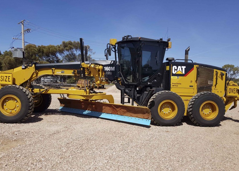 160M Caterpillar Graders 1