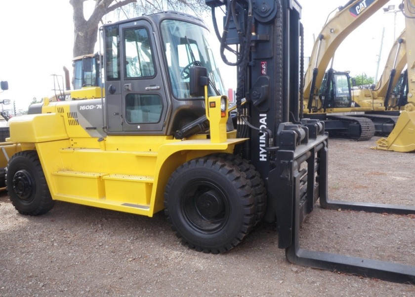 16T Forklift 1