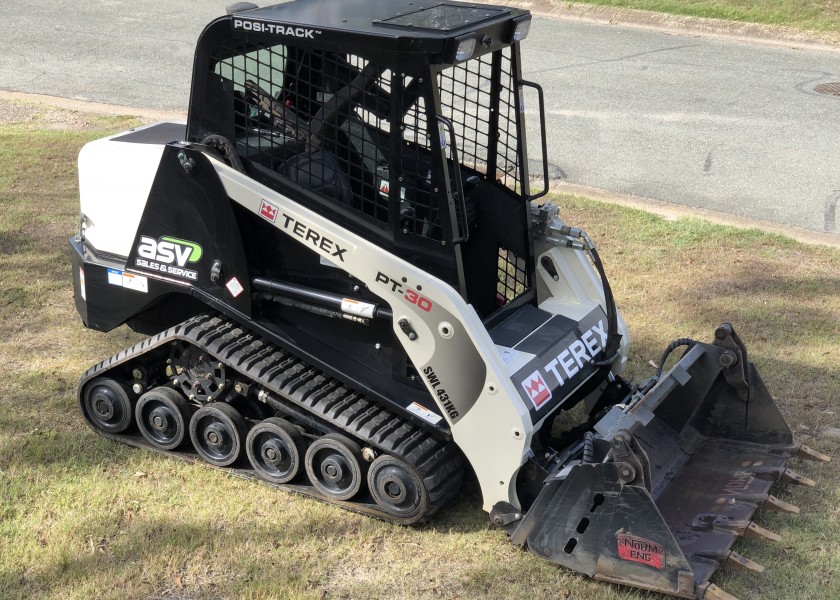 1.6T Posi-Track, Bobcat, Skid Steer. Tight access machines 1