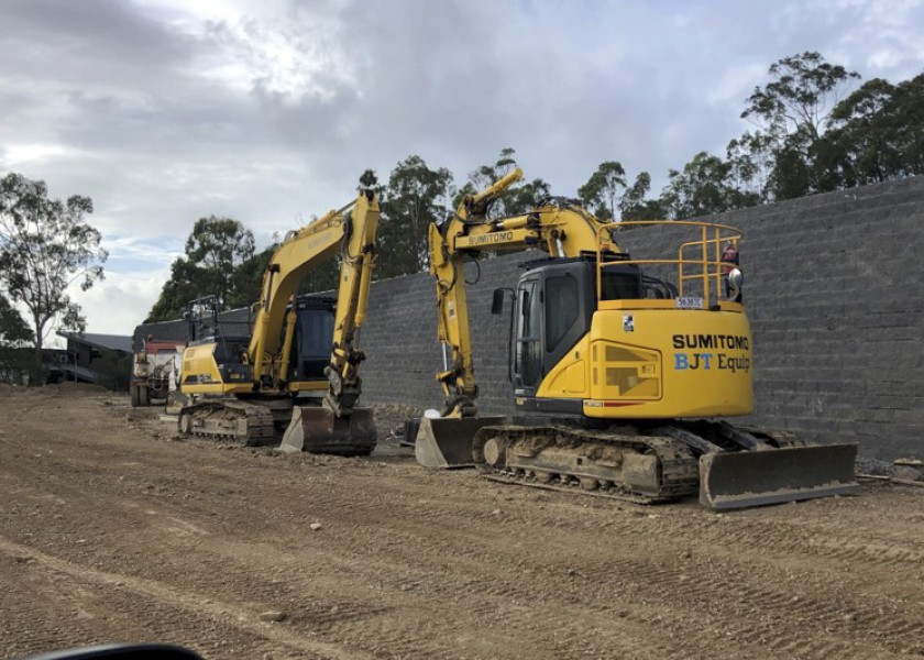 16T Sumitomo Excavator 2