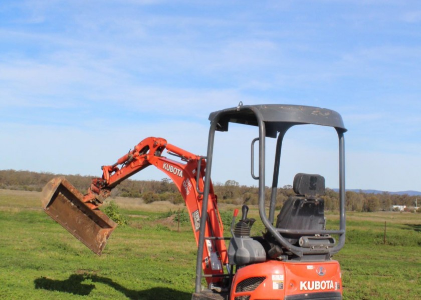 1.7T Kubota Excvator 7