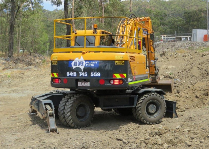 17T Wheeled Excavator 1