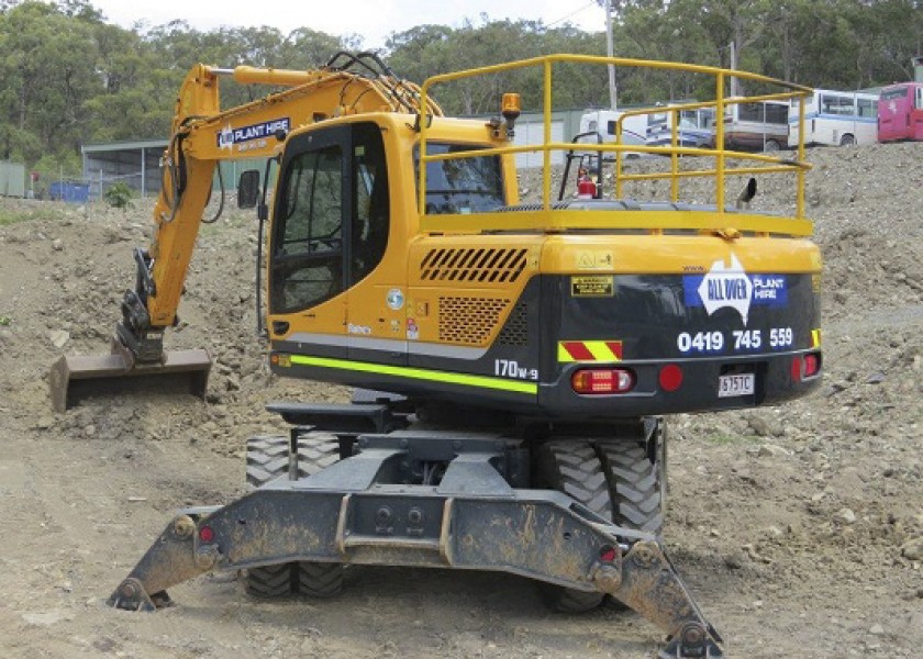 17T Wheeled Excavator 3