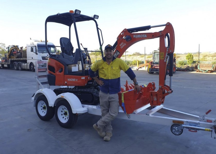 1.8T Kubota Mini Excavator 6