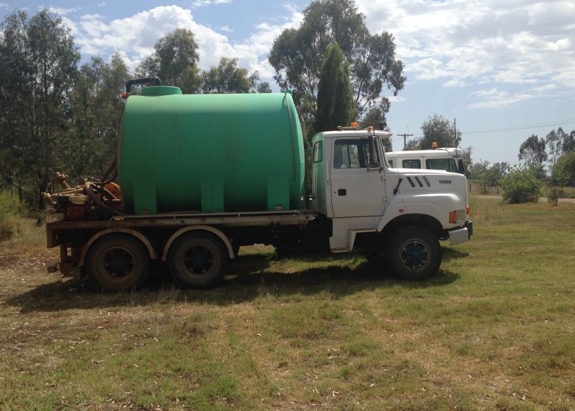 1996 Ford L8000 Water Truck  1