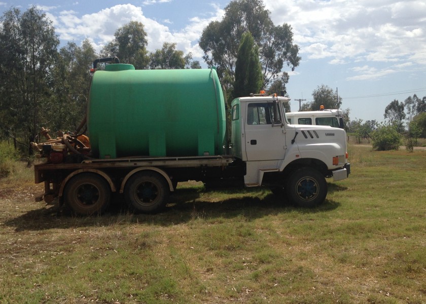 1996 Ford L8000 Water Truck  1