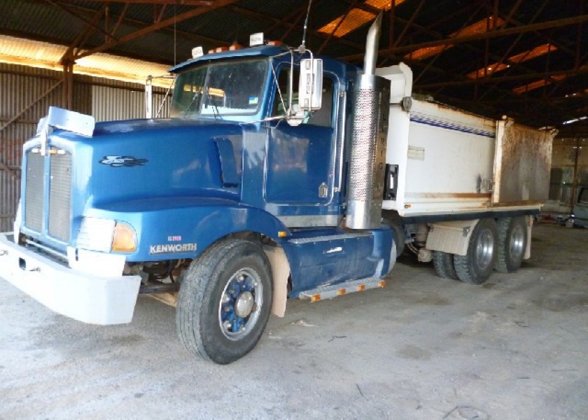 1996 Kenworth 440 Tandem Tipper 2