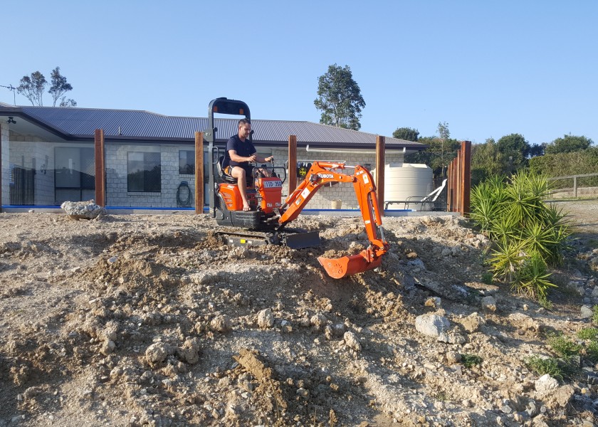 1T Excavator 2