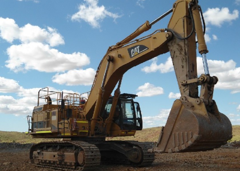 1x CAT 365 CL ME Excavator 2