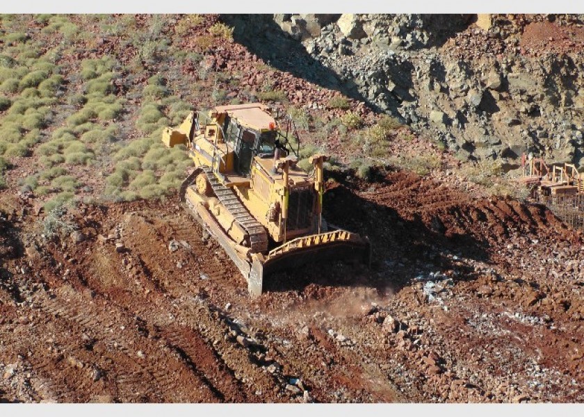 1x CAT D8R 11 Dozer 1