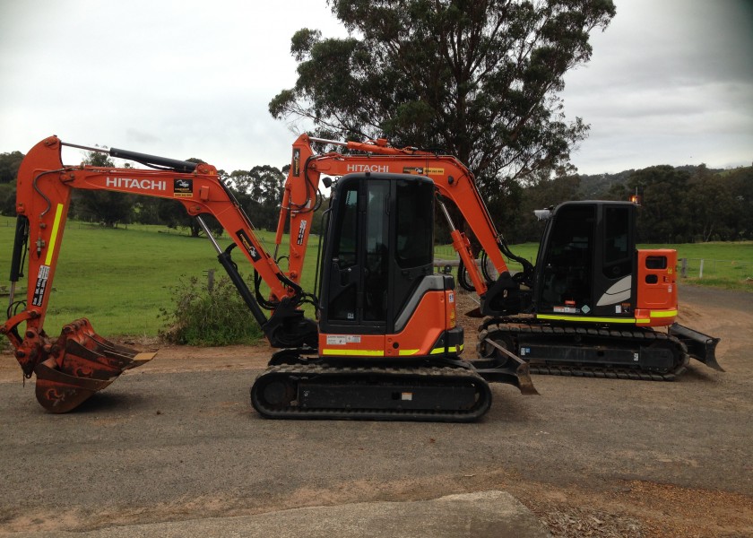 2-5T Hitachi Excavators 1