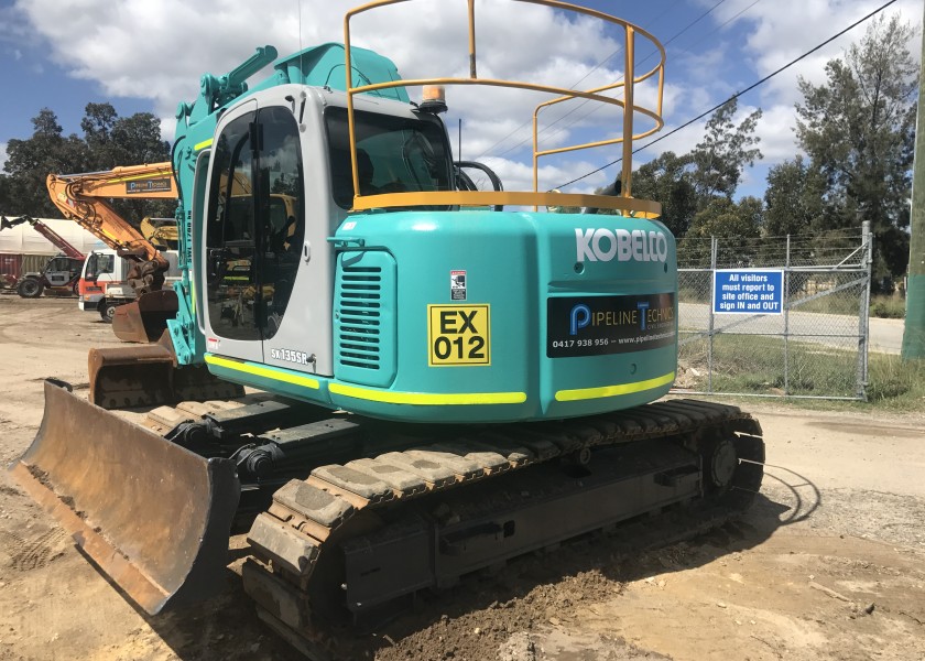 2 x 13T Kobelco Excavators 2