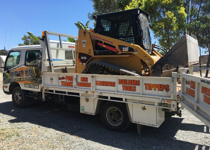 2 x 4.5 Tonne Tippers 2