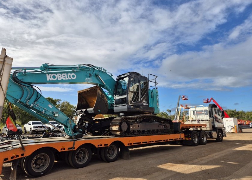 20-25 Ton Excavator 1