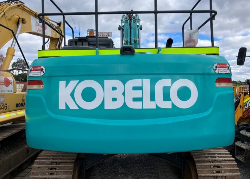 20T Kobelco Excavator 1