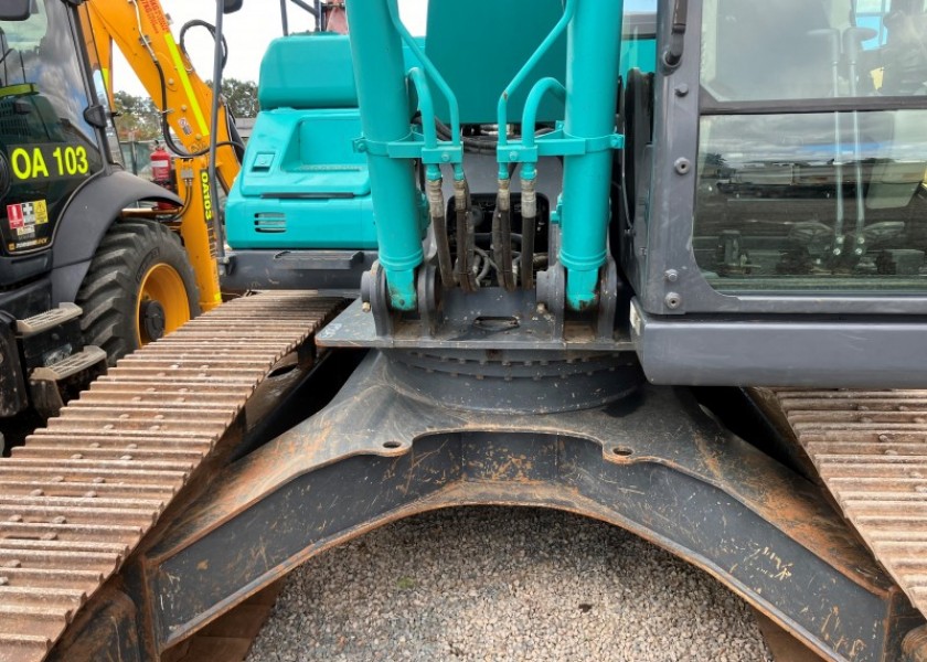 20T Kobelco Excavator 2