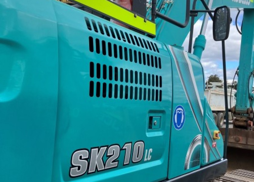 20T Kobelco Excavator 3