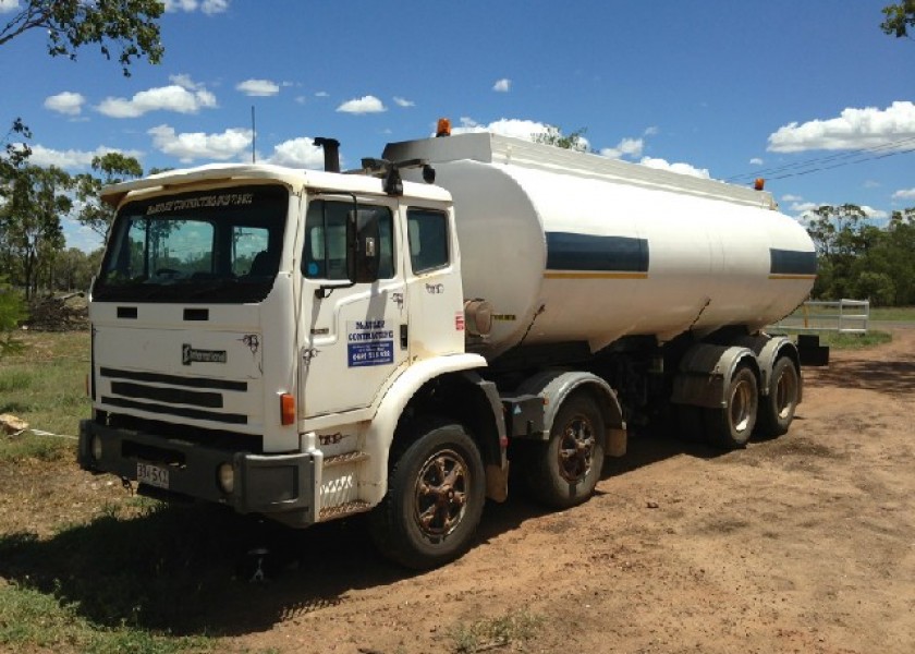 2000 8 Wheeler Acco Water Truck 1