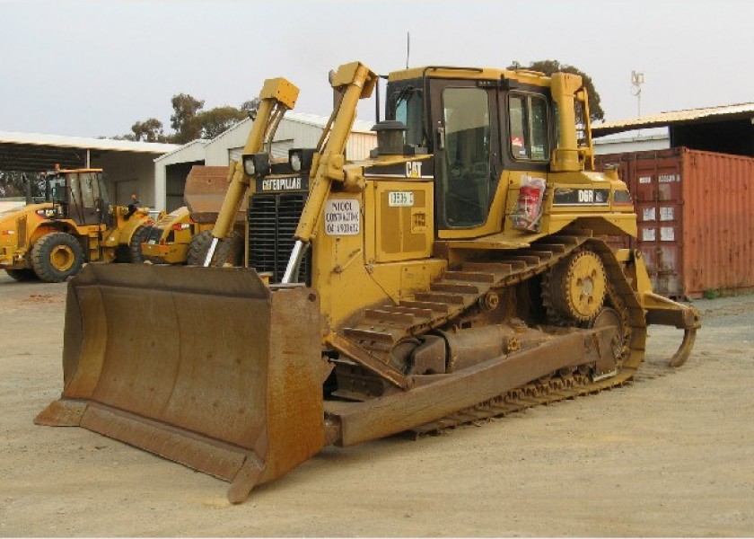 2000 Caterpillar D6R 2