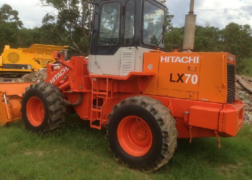 2000 Hitachi LX70 Front Loader 3