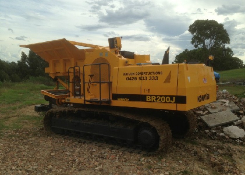 2000 Komatsu Jaw Crusher 1