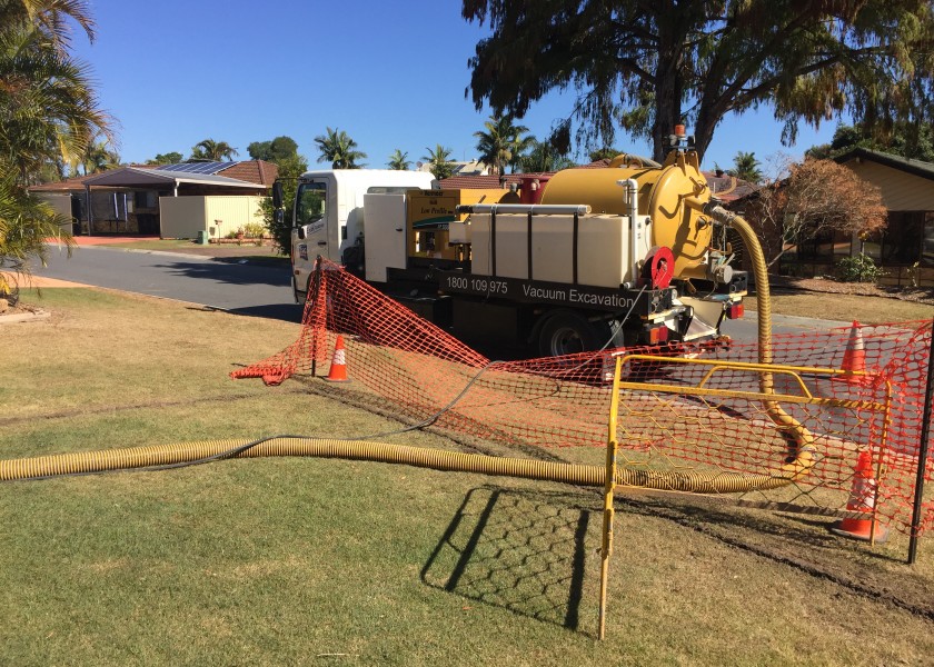 2000L Vacuum Excavator 1