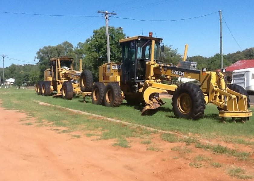 2002 John Deere 770CHII Grader 1