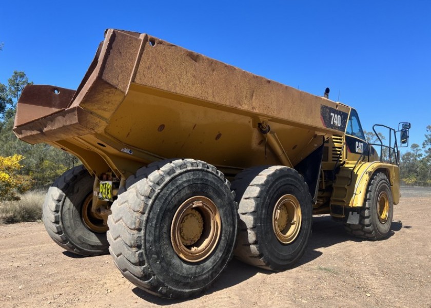2005 Caterpillar 740 Moxy 2