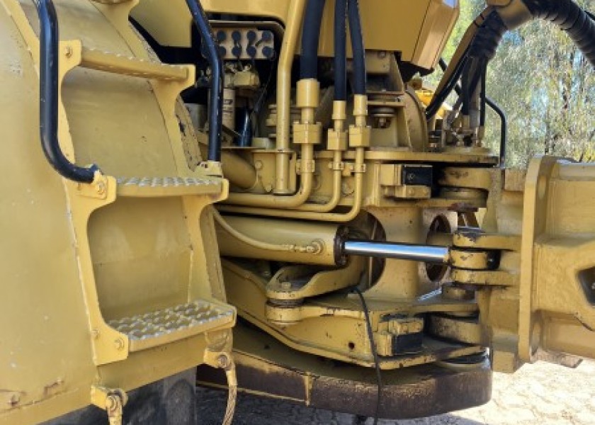 2005 Caterpillar 740 Moxy 5