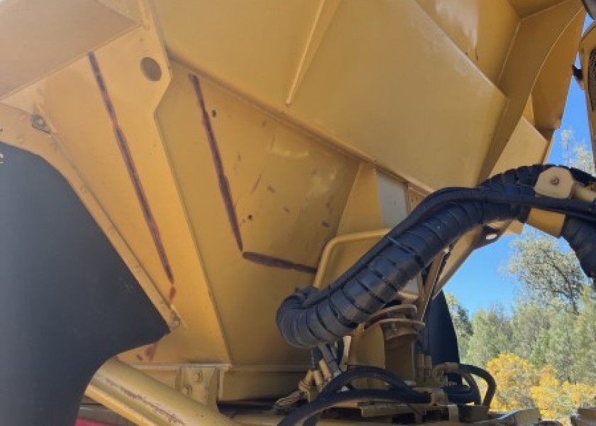 2005 Caterpillar 740 Moxy 6
