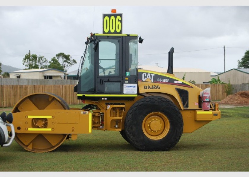 2006 Cat 563E Vibrating Roller 3