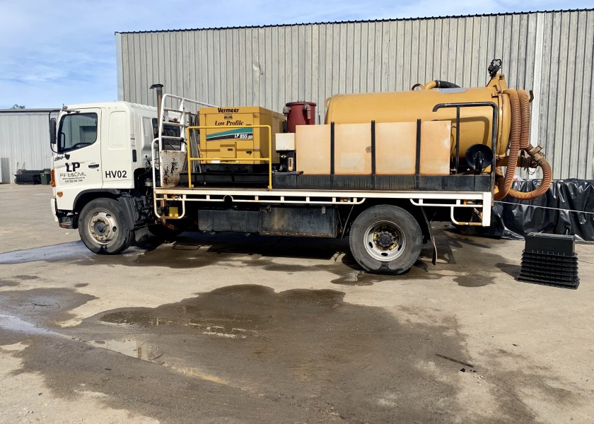 2006 Hino Ranger 500 1