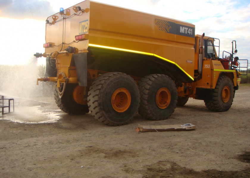 2006 Moxy MT41 Articulated 41,000Lt Water Truck 2