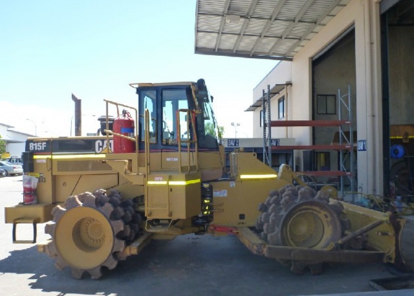 2007 Cat 815F Compactor 1