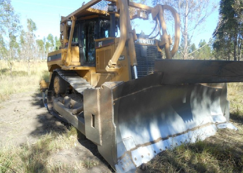 2007 D7R Dozer 1