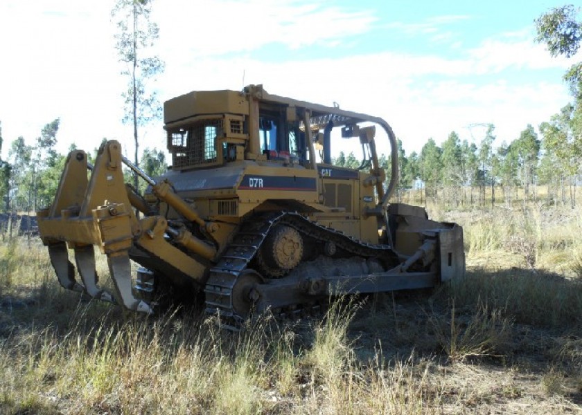 2007 D7R Dozer 3