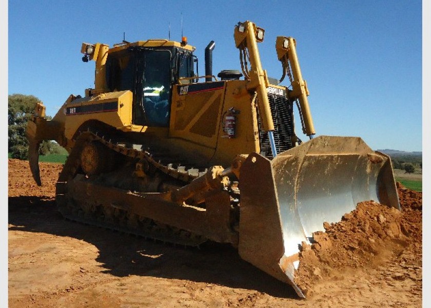 2009 Caterpillar D8T Dozer 1