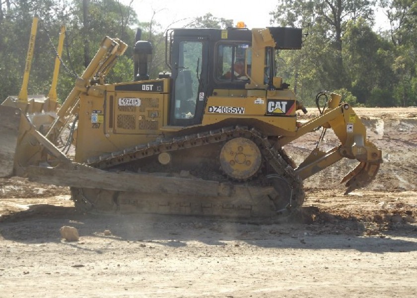 2011 CATERPILLAR D6T DOZER 1