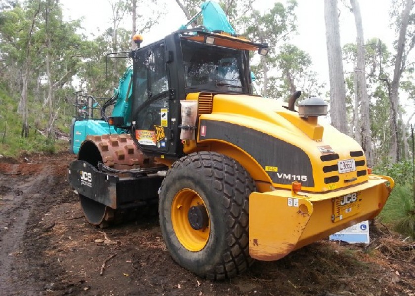 2011 JCB 12T Smooth Drum Roller 1