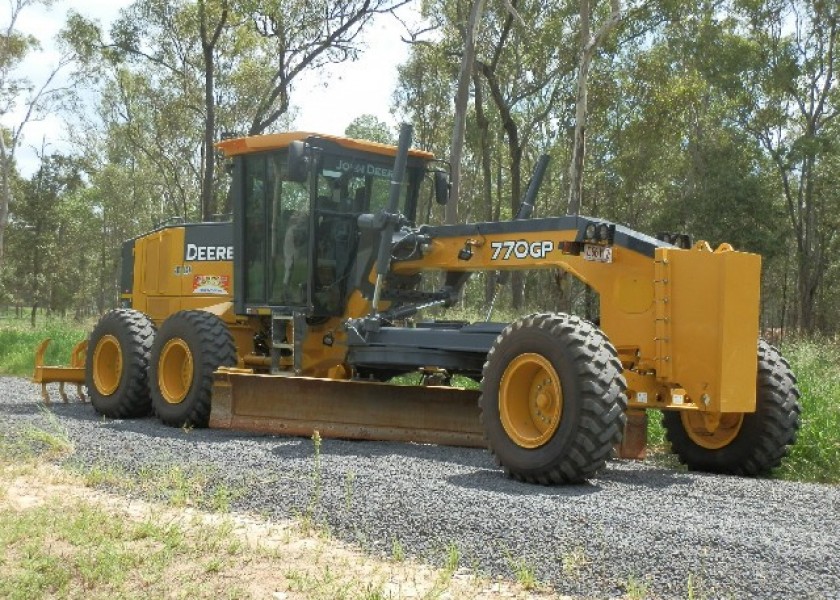 2011 John Deere 770GP 1