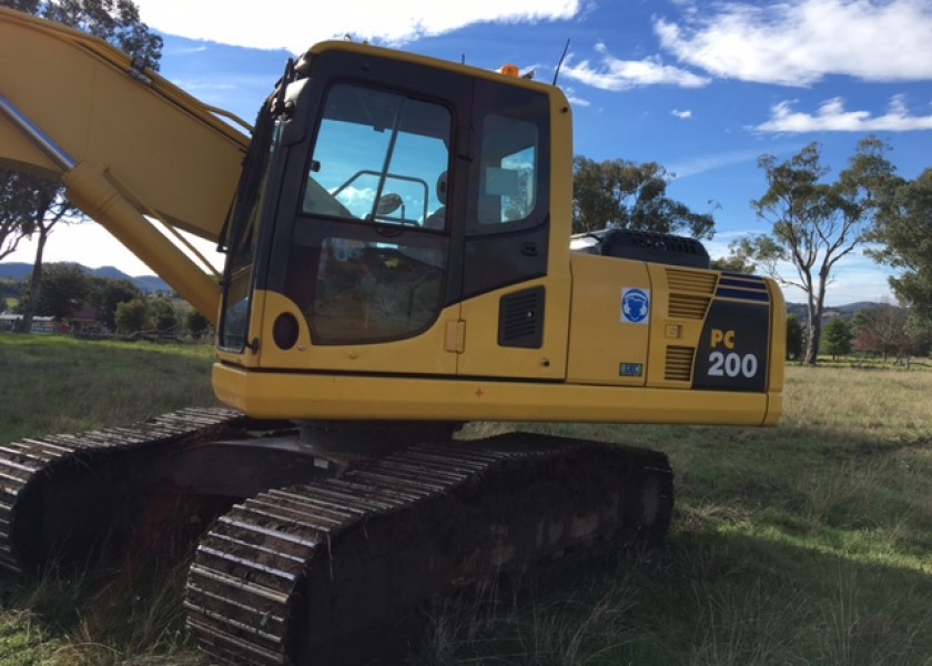 2011 Komatsu PC200-8NI 2