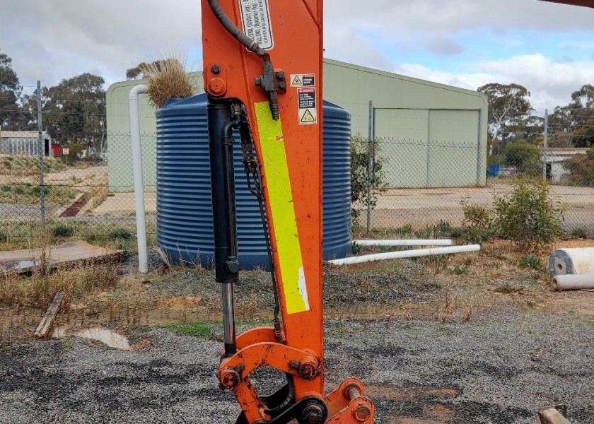 2013 3.3T Hitachi Excavator 3