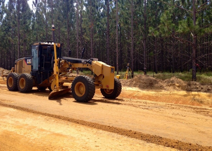 2013 Cat 140m 1