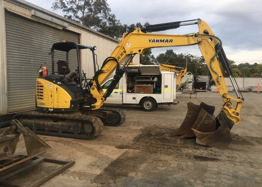 2015/2017 5.5T Yanmar excavators for hire short/long term 4