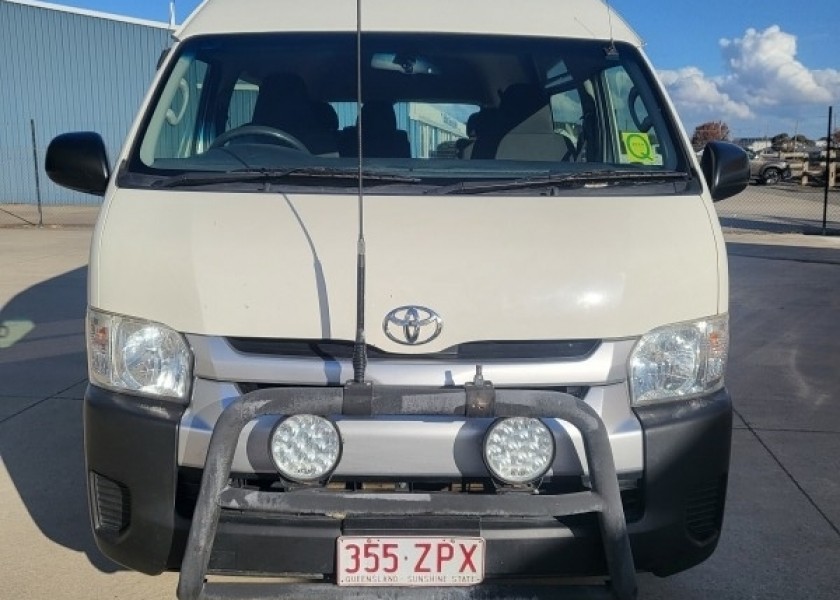 2017 Toyota 4X4 Bus 2